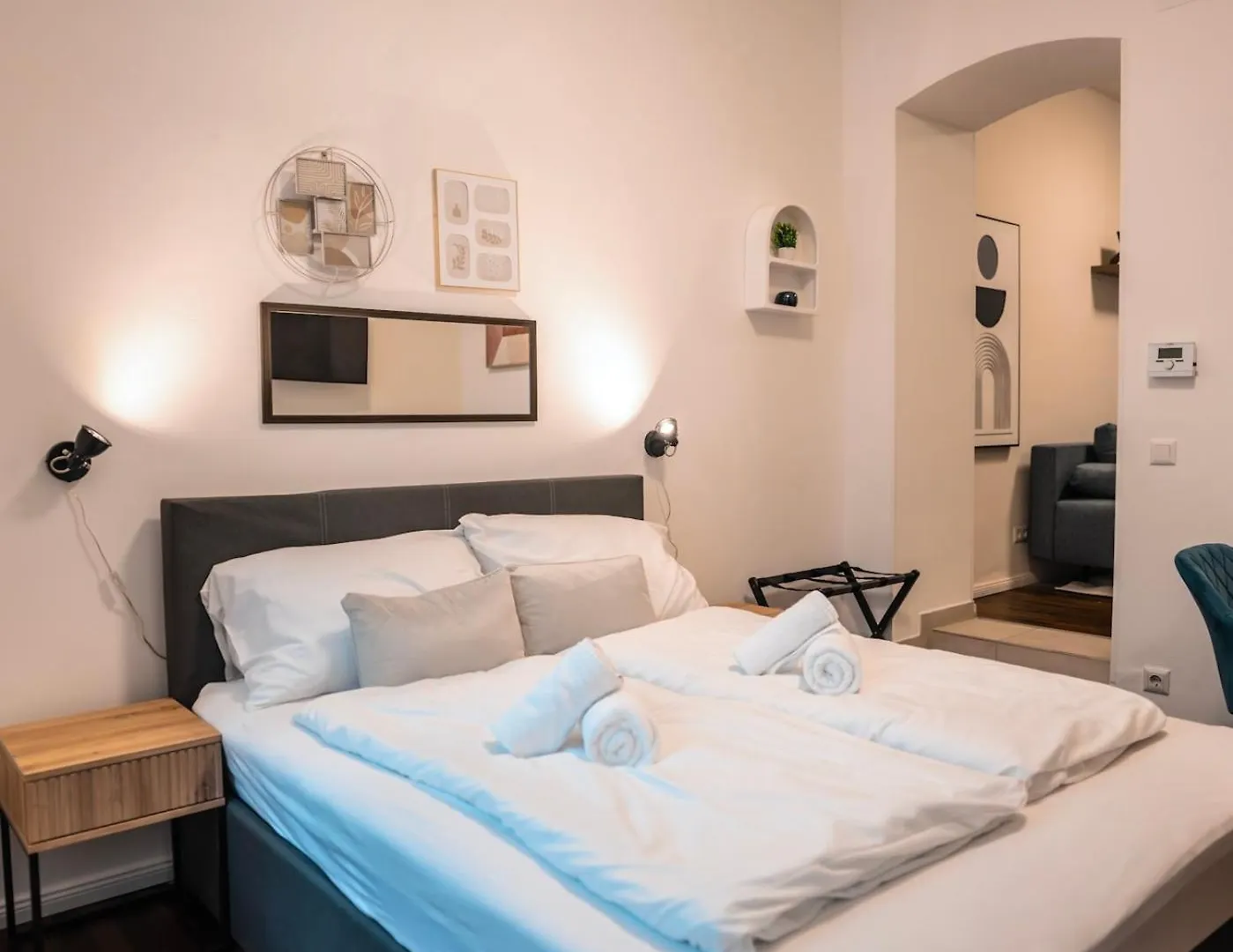 Erstklassige Designer Apartments Vienna 0*,  Austria